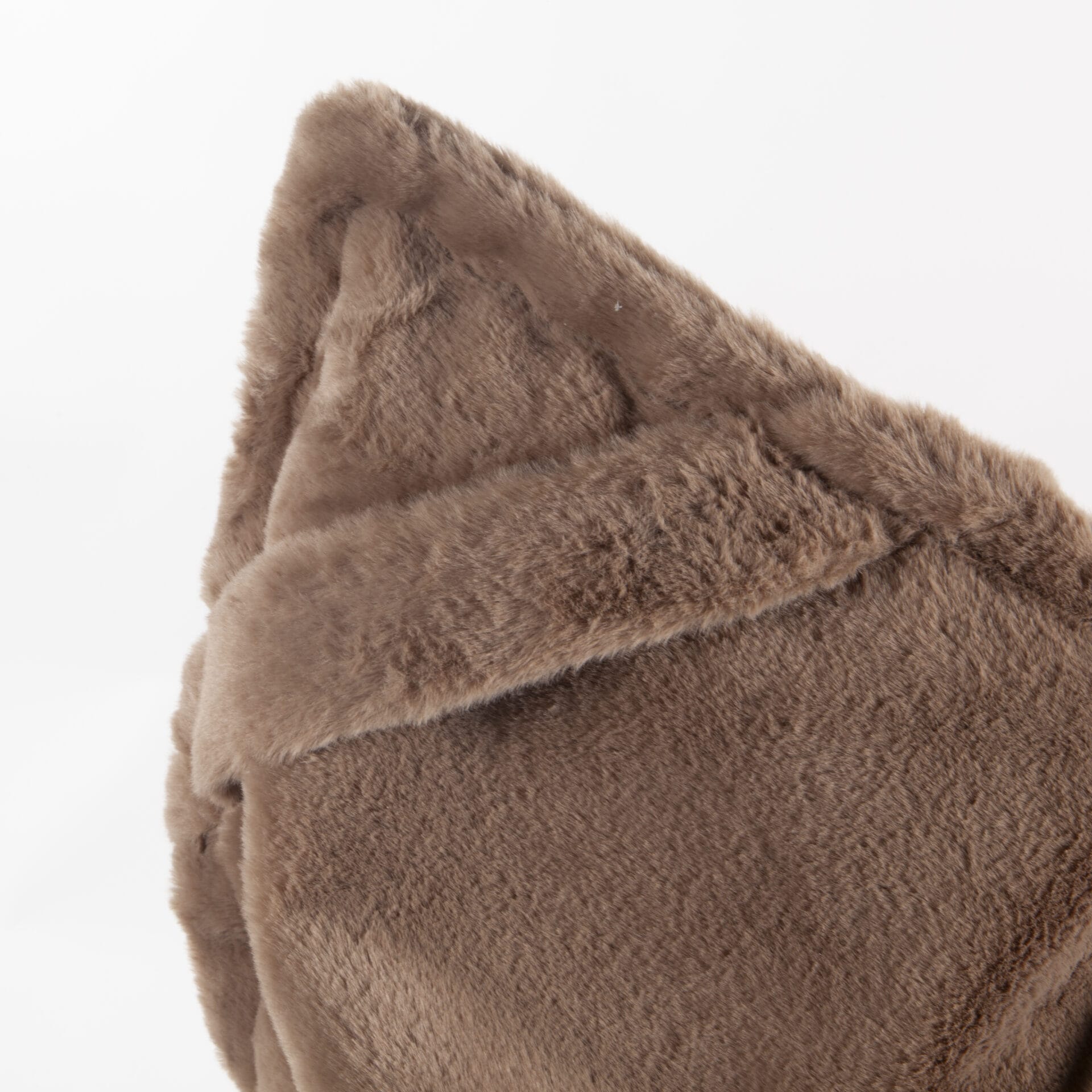 Maxi Coussin Fausse Fourrure Vancouver Sésame